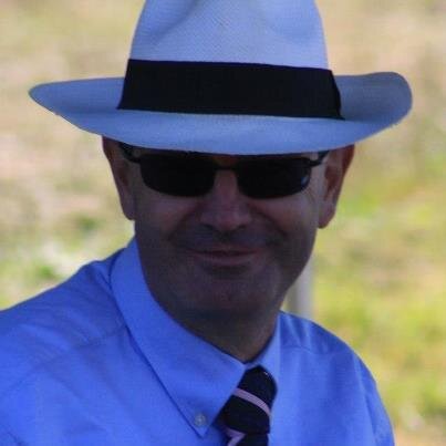 communique sur les sports équestres à l' @ifce_officiel pour @haras_nationaux et @cadrenoir_ene, 
Commissaire de courses
juge international FEI level 3 de CCE,