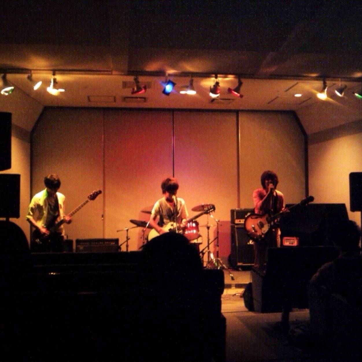 snoopppppy0410's profile picture. flumpool大ファンです(￣∀￣) 摂南大学行ってます(*^o^*) よろしく(笑)