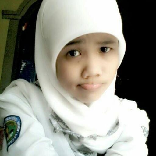 74F36DA8_Nura julia penari jaipong soreang. 
Puri emily its my idola :*