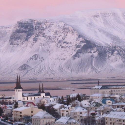 beckywyble's profile picture. Loves the beach, snow and the beauty of nature...and of course all the modern conveniences of the city.