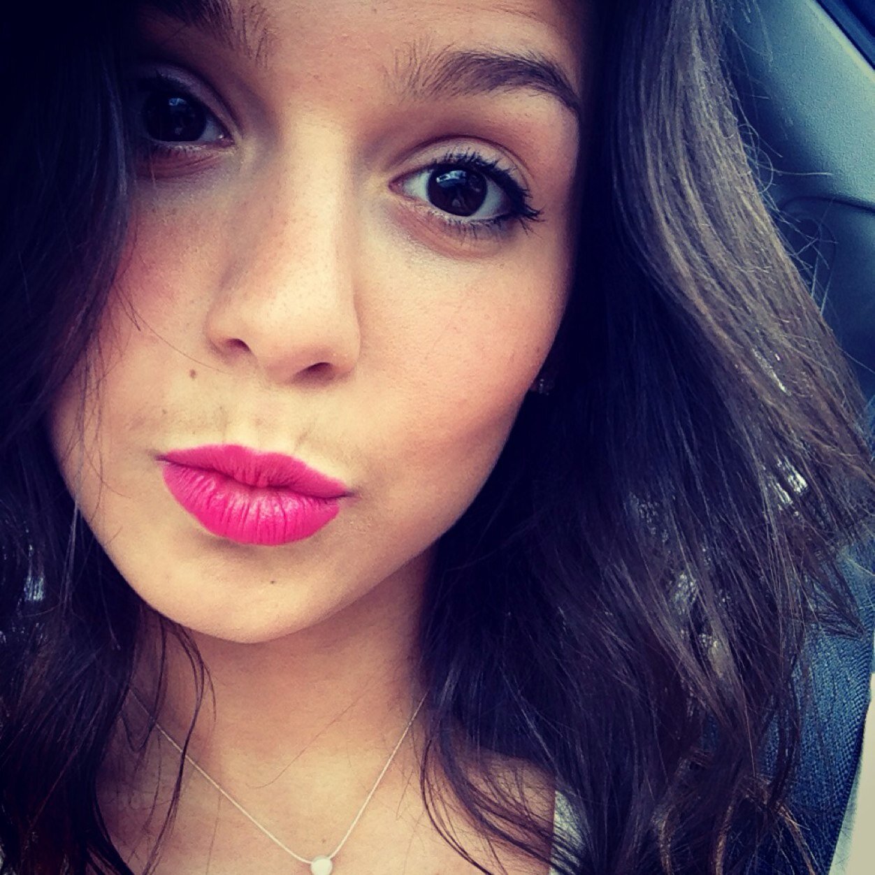 NikiRende's profile picture. Life isn't about waiting for the storm to pass, but dancing in the rain...