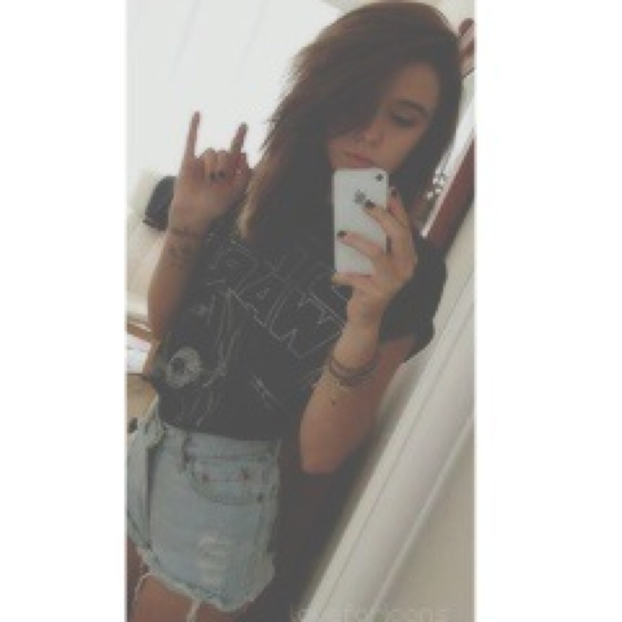 madison | 17 | the tigers | don't worry, don't cry, smoke ganja and fly | sex