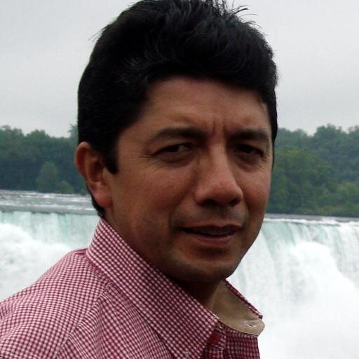 Soy testigo de Jehová. Estudié Ingeniería Civil.   Actualmente trabajo en una empresa dedicada a desarrollar grandes proyectos de infraestructura. Soy docente.
