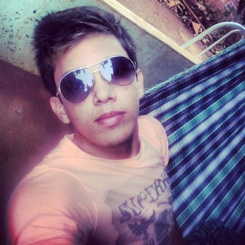 Não me convença com grandeѕ palavras…me surpreenda com pequenas atitudes.°°°°Diferente de você e de qualquer um, sou aquele que você nunca será !°°°°°