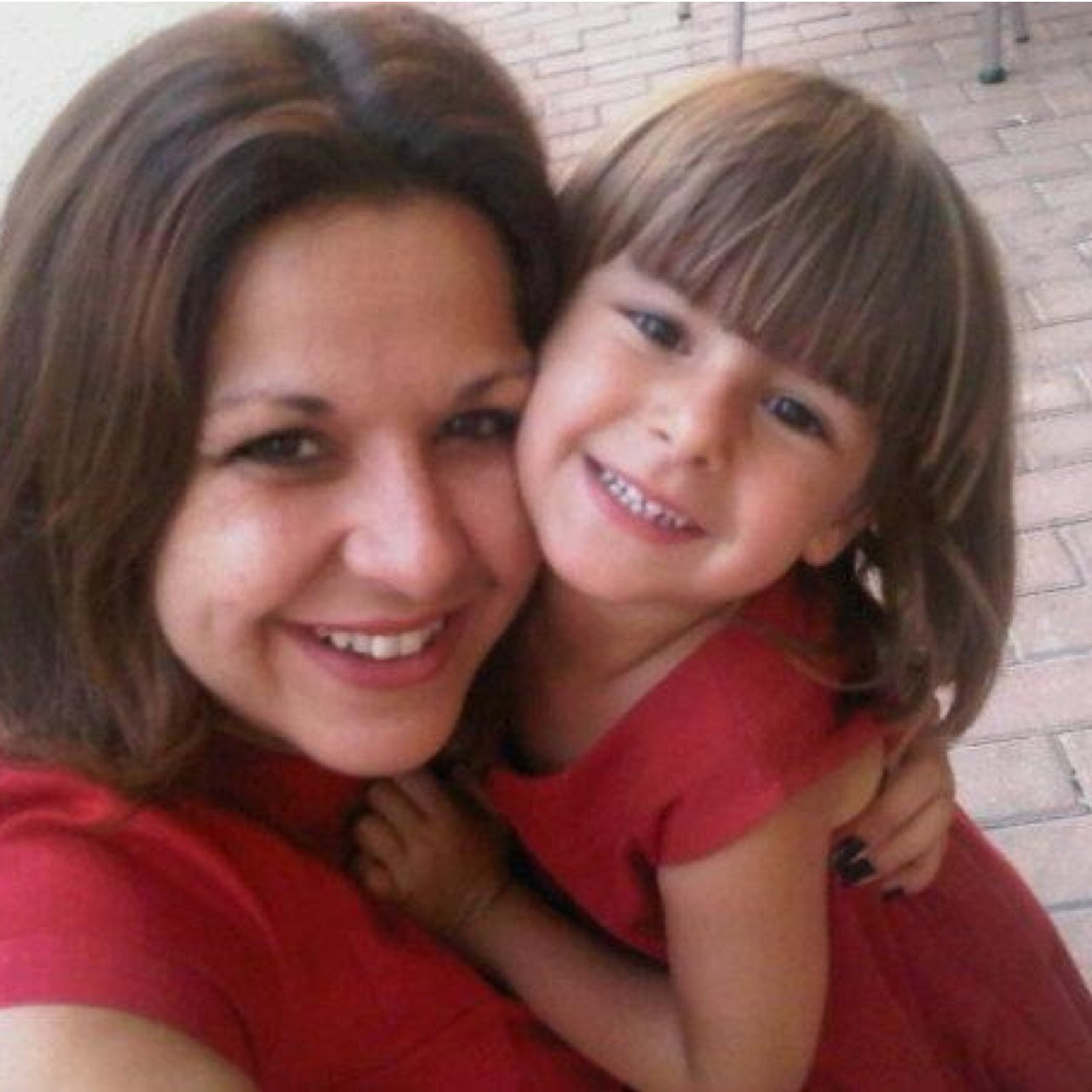 anapuente's profile picture. Aquí una enamorada de la buena gente y de los buenos animales. No concibo la crueldad.