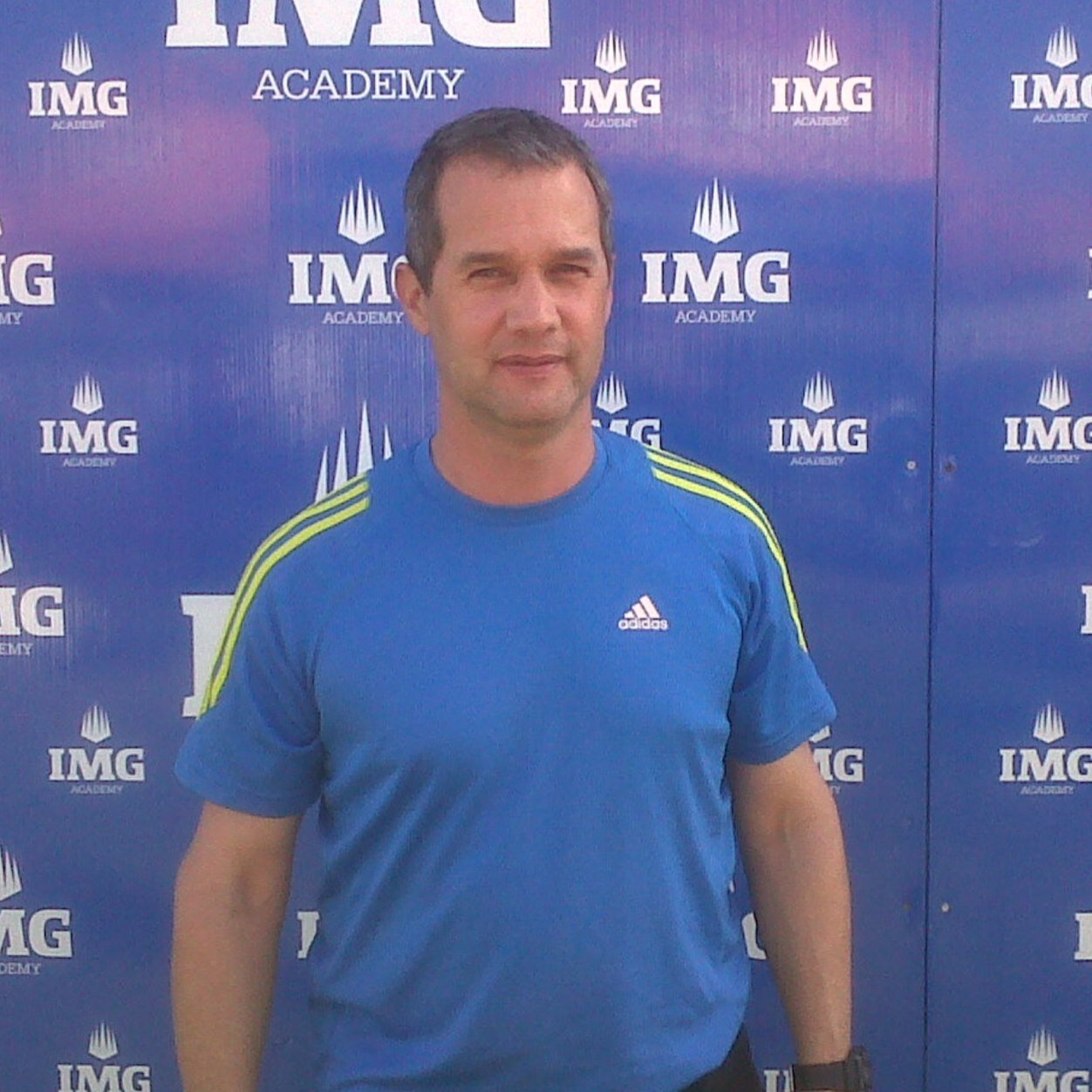 Entrenador profesional, Licencia PRO. Licencia ATFA. Entrenador Nacional USA. Especialista en Tactica y Direccion de equipos en Europa. A.T del D.I.M