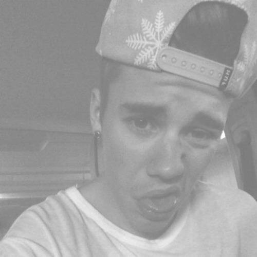 ciao sono justin e non guardarmi :-)