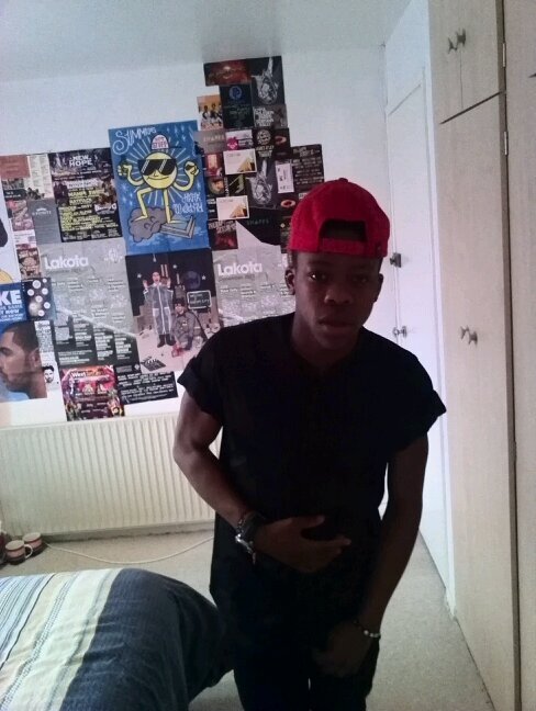 PversaceP's profile picture. what?