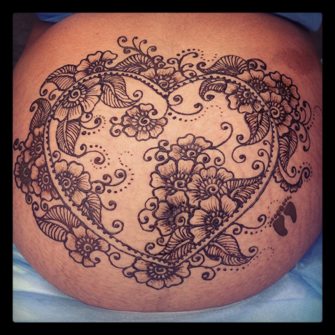 Henna Artist. Instagram: stainedmehendi Facebook: Stained Mehendi Pinterest: Nicole Joseph BBM: 79A86282 Kik: nicoleajoseph
