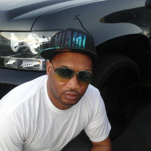 ChampagneShaw's profile picture. GENIOUS