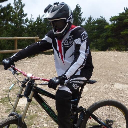 Irondownhill's profile picture. Adepte de la menuiserie depuis 1972
