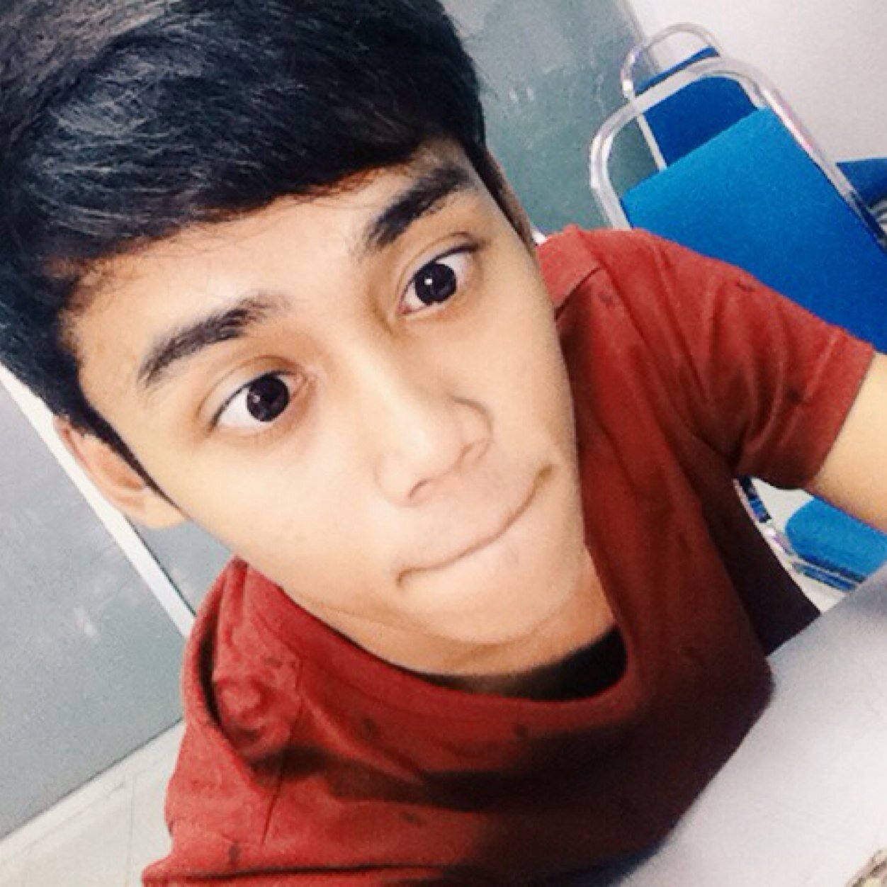 Random Tweet :D . And I love you !