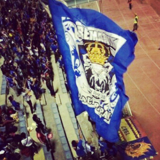 Blue Army Aremania suporter yg berdomisili di rantau dan tetap mendukung berdoa untuk arema sekalipun di bhumi orang,1987 salam satu jiwa | my pin 756B2F0C |