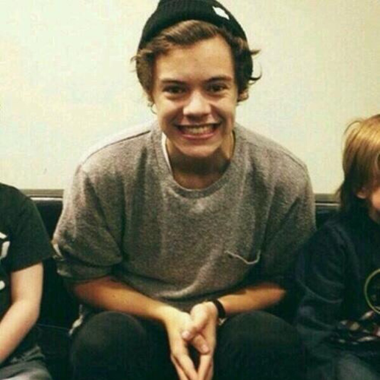 Free follow because ily. Follow @Narrisziam they follow back