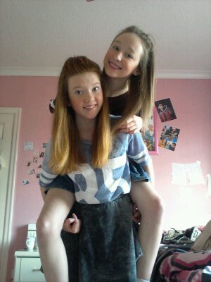 Follow me and i follow back :)
