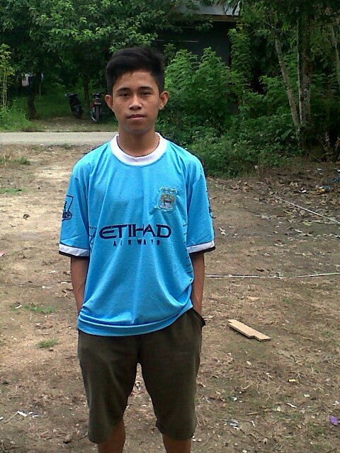 penikmat sepakbola, setia, suka Stend up, ngumpul bareng