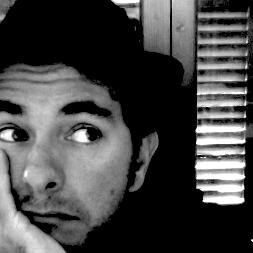 Dissenyador (...) a Ideograma estudi. industrial I gràfic I xarxes socials I web (...).
