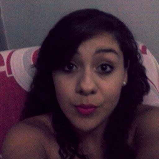 Foi Deus, que me entregou de presente voçê , no teu sorriso hoje eu quero viver no teu abraço encontrei a minha paz ♪