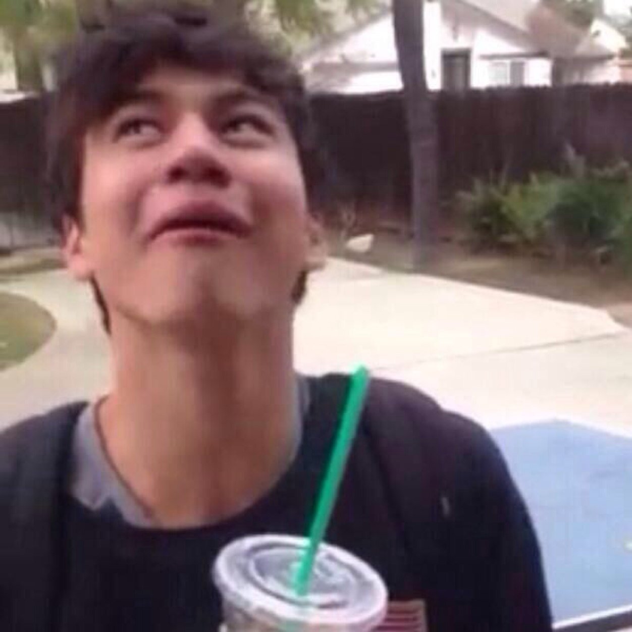 pls follow @bizzlety bc shes close to her goals since i gave u a free follow!