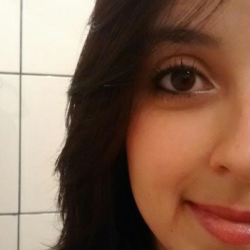 SuVechi's profile picture. Sou um animal sentimental, me apego facilmente ao que desperta meu desejo. 

Sem mais.