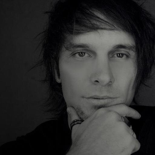 Constructor de Sueños. DJ & Producer. Designer
