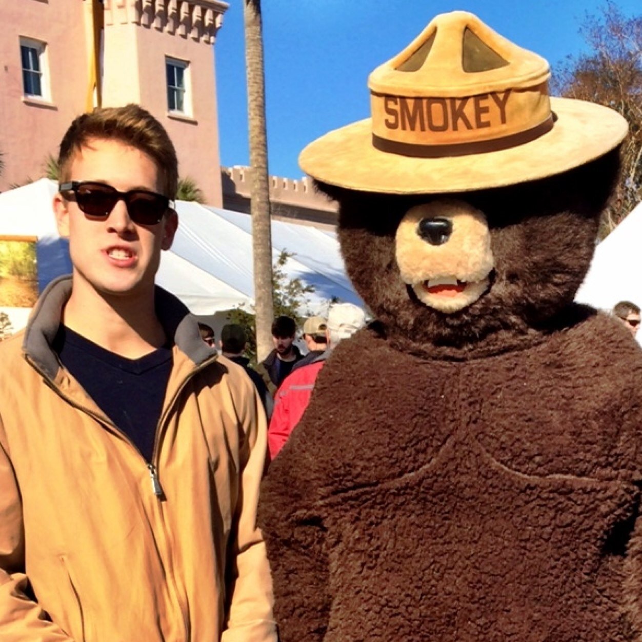 whats_he_Duning's profile picture. 