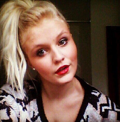 Deannamaryy's profile picture. just a lil country bumpkin who lives the vallys of wales