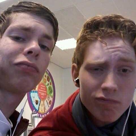17 jaar, workaholic :P badminton, Wallie-G