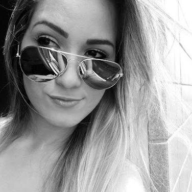 Me fascina, me ilumina deixa a cabeça no lugar ♪♫