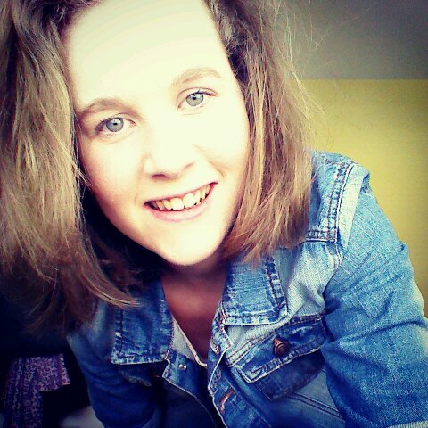 Love One Direction, Olly Murs, Loveable Rogues, 5SOS and Jedward. Follow and i will follow back!!