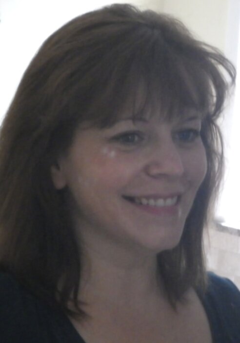 FacetsKate's profile picture. Pre-Master Gemstone Cutter, GIA Graduate Gemologist, custom jewelry creator, eclectic dresser, half-deaf music lover, artistic baker, & Mom.