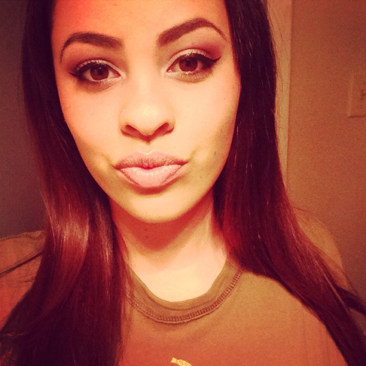jus click follow and ill followback in a  !