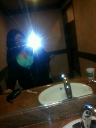 ugh_elianne's profile picture. 