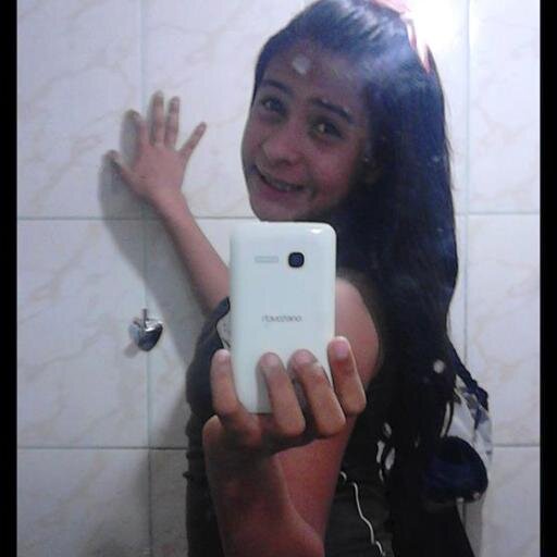 @BiebsUruguay
B E L I E V E † @justinbieber ♡ Deja que tu sonrisa cambié el mundo, no que el mundo cambié tu sonrisa. No me insultes sin antes con