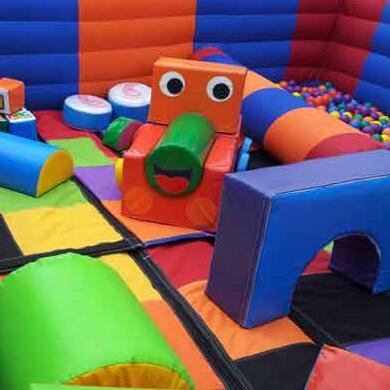 Alquiler de los juegos inflables mas novedosos para fiestas infantiles.