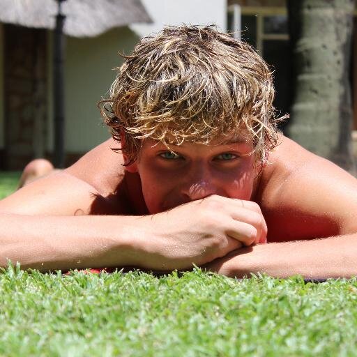 Soon to be famous, living the dream life. living my life with no regrets. i wasn't made to fake perfection but to make mistakes. #followback #shoutout #zimbo