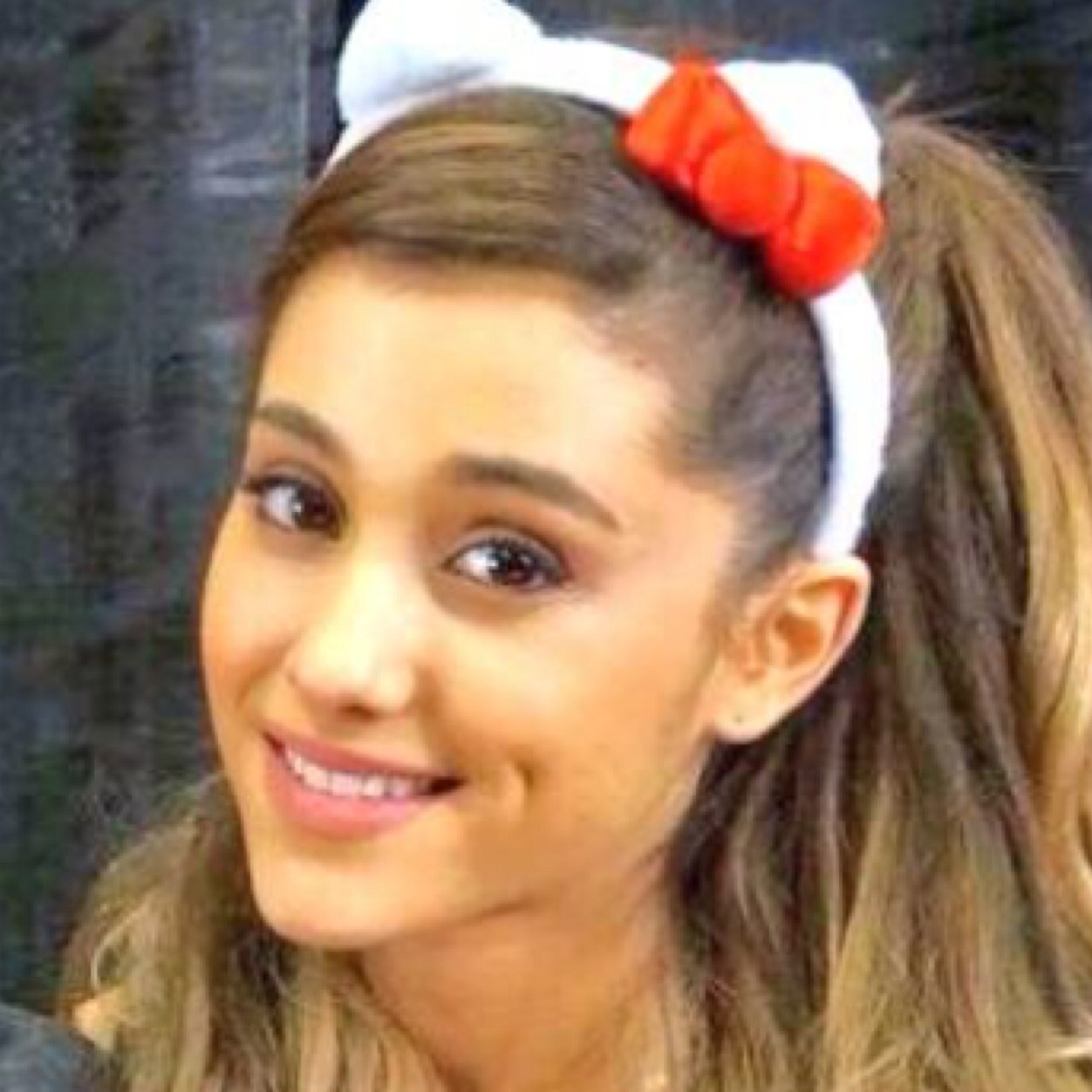 You're my everything :) U're the reason i wake up everyday with a smile. U keep me going. So I'm proud i'm an Arianator. Ariana followed 3/14/14
