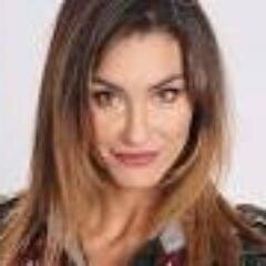 Recepsionista de la Empresa Navarro. Hermana de Manuela Paz e hijo de Gregorio Paz