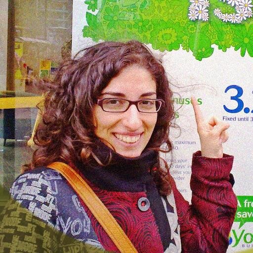 Me encanta la comunicación y vivo en un proceso constante de renovación. Marketing is my daily life and in my free time I do love understanding the past.