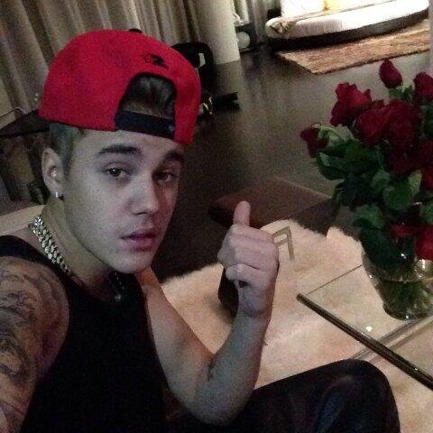 @jutinbieberILY - PLS FOLLOW , OR I UNF