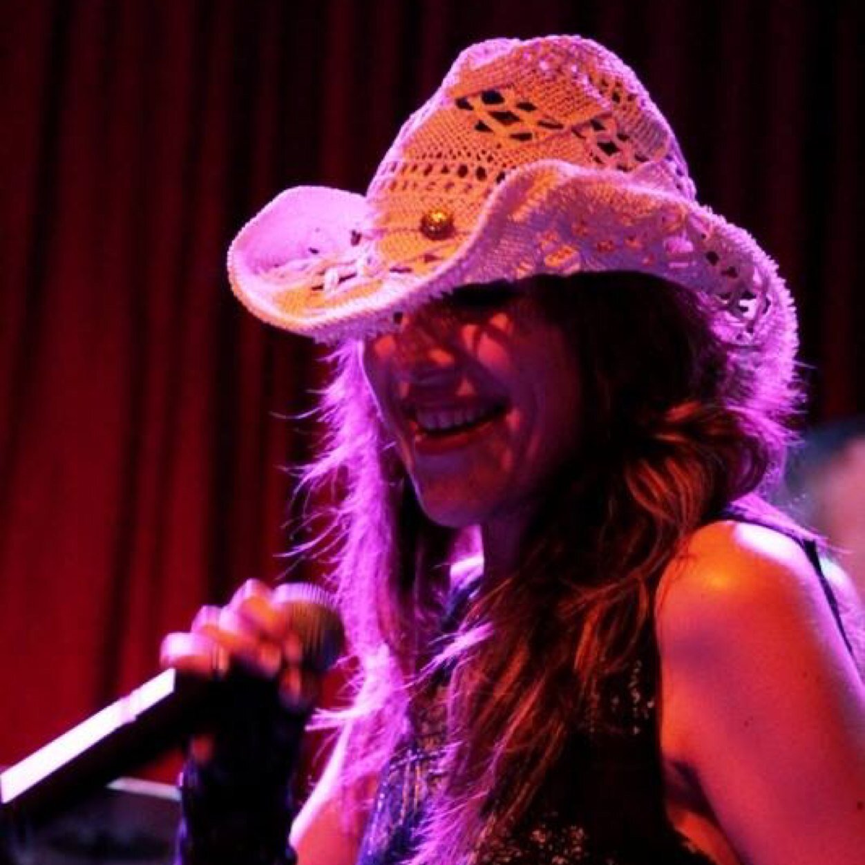 Laia_Heather's profile picture. No te conformes con lo que necesitas, lucha por lo que te mereces...