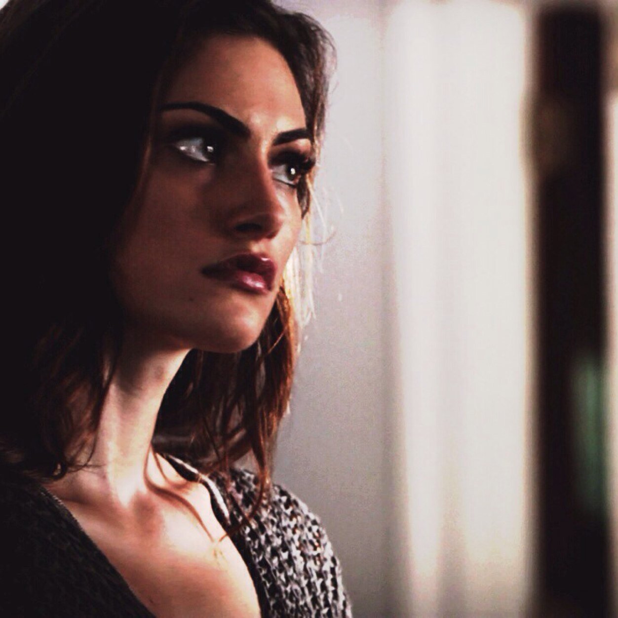 {{: “Don't make promises you can't keep.” :}} ||Literate Hayley Marshall / #TVD & #TO RP||
