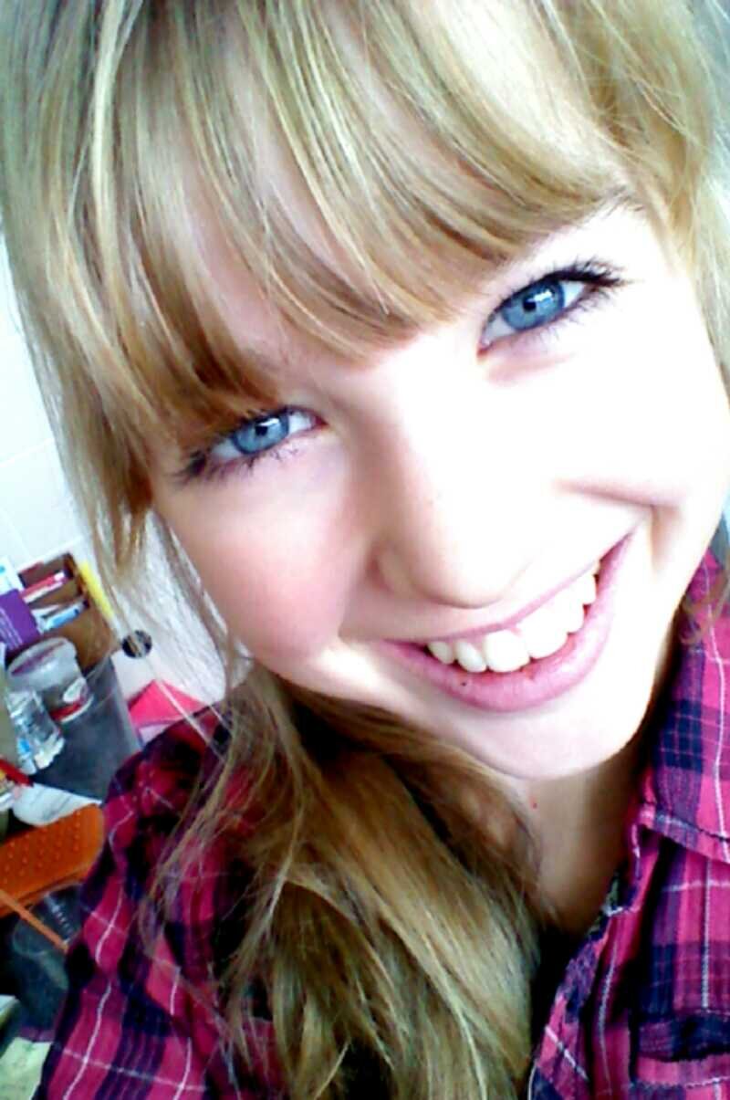 Jij bent mijn aller aller aller liefste eskimo! Ik kan echt nooooitt meer zonder je, en ik hou echt zo veel van je!! xxxxxx kiraa- 14 years- Dutch girl