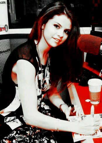 fcuxfcux's profile picture. I'm Selena bitch. My babe: @dcmngurl. She understands. ~20|Broken~