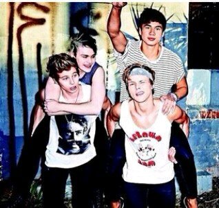 5sos_soperver's profile picture. Si eres pervertida y amas a 5SOS este es tu sitio, hago imaginas de los chicos y proximamente horoscopo. Solo si me lo pedis(Imaginas pervers sobre 5SOS)