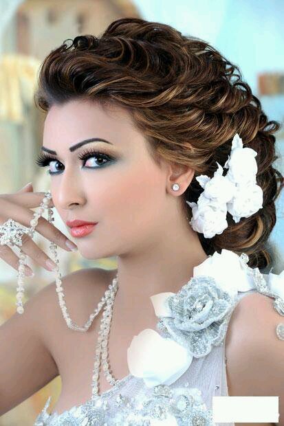 ‏‏للجمال اسرار...ولكل انثى سر يبدع في تألقها وجاذبيتها  تألقي برونق جميل ومتجدد بأيدي تعرف كيف تبرز جمالك  كوني مميزة في ليلة عرسك بأجمل و أروع طلة