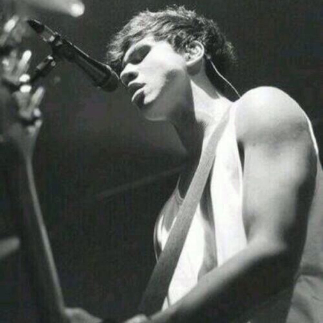 Hi babe calum loves you. A lot, and he will follow u soon. @arizonialluke