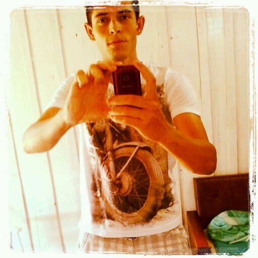 21 anos,moreno,alto,bonito,e sensual.. AUSHAUS'