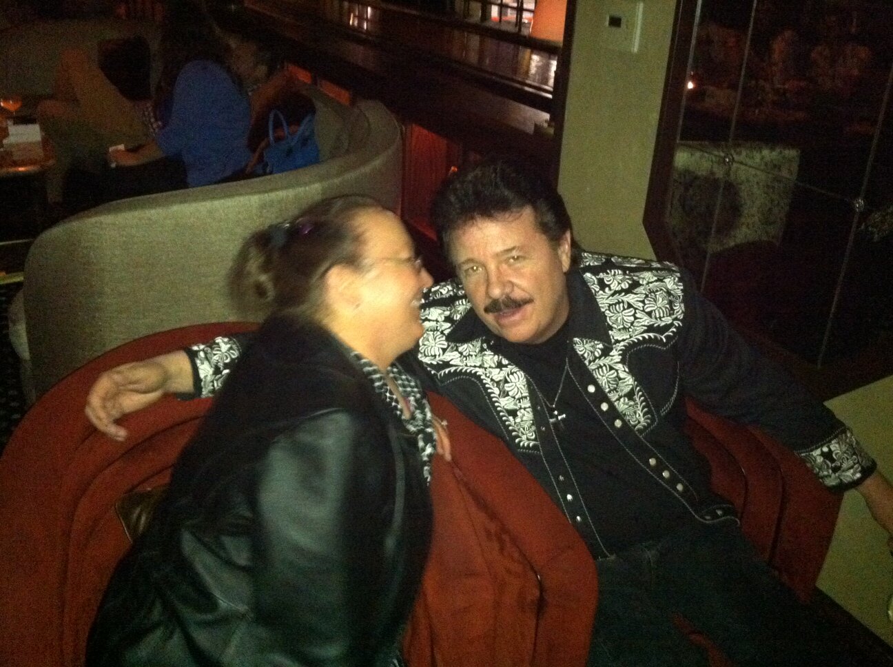 I  love to interview country & Rock singers!