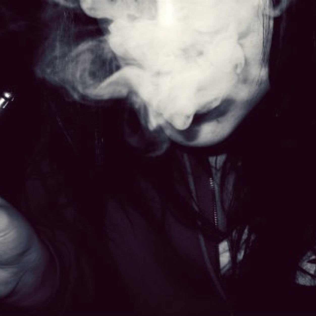 girl•selfharm•suicidal•depression•worthless•ugly•directioner•selenator•smiler•Shisha/Hookah•DM me,I understand :)